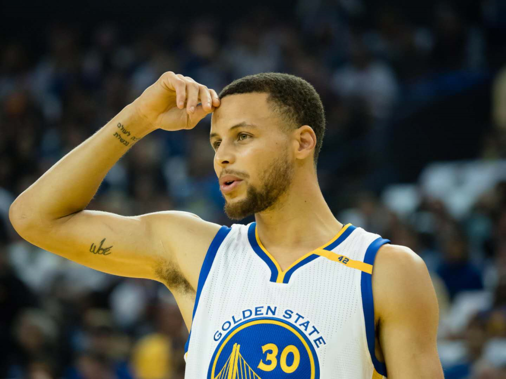 马赛完胜丹麦，范佩西打破历史纪录的简单介绍