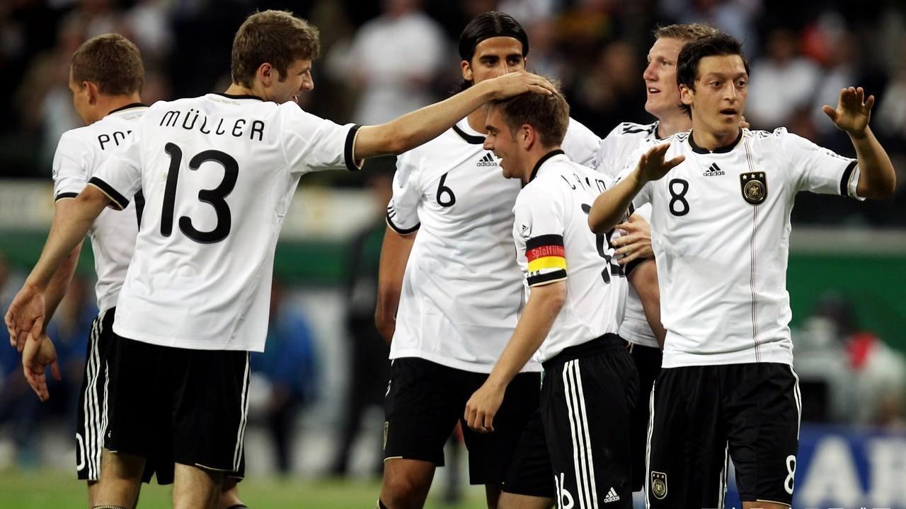 开云体育官方网站-德国队绝杀印尼队,黄鸭组合带队取胜的简单介绍